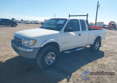 2000 Toyota Tacoma Prerunner z USA, uszkodzony, nr VIN 4TASM92NXYZ637099